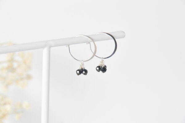 Onyx facet oorbellen ringetjes